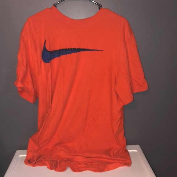 Nike Other - Men’s Nike Swoosh Graphic Tee